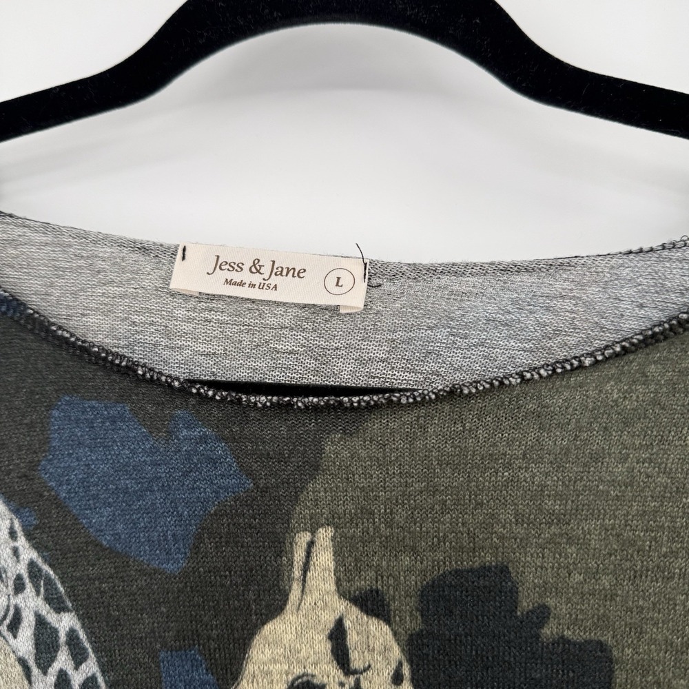 Jess & Jane Top Shirt Womens Large Blue Giraffe Graphic Boxy Knit Soft Art Kenya - Picture 2 of 7